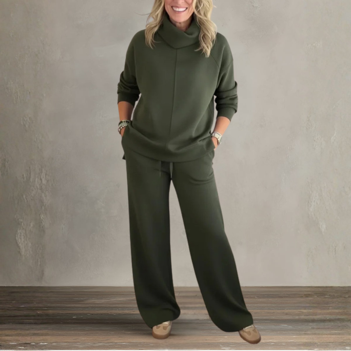 Green relaxed lounge set with hooded sweatshirt and wide-leg jogger pants