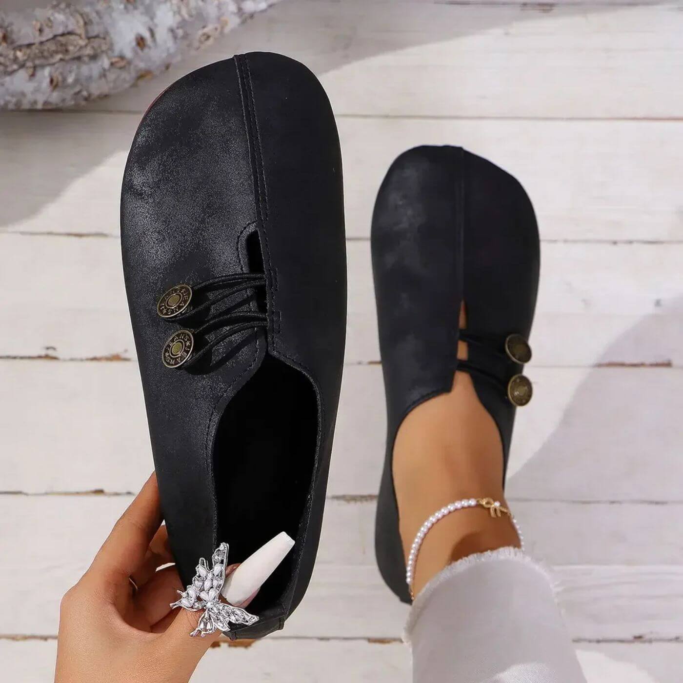Black / 12