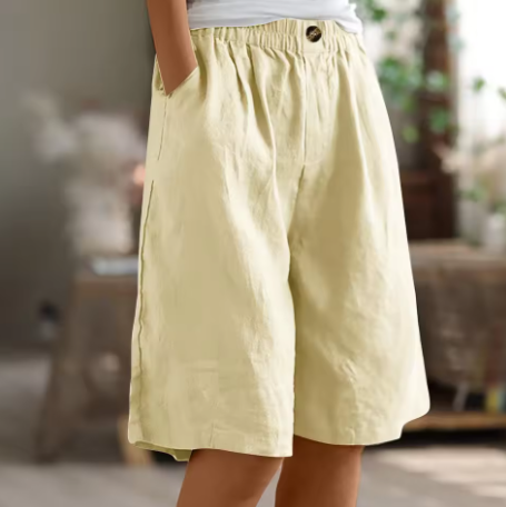 Elastic-waist mid-thigh shorts in beige, buttoned elastic waistband, relaxed fit