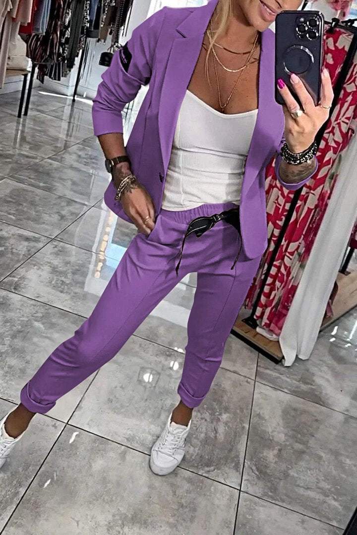 Purple casual blazer and matching trousers set, open front