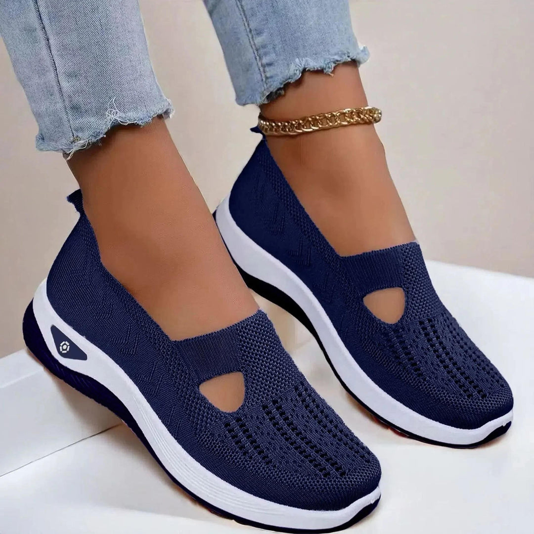 Women’s non-slip mesh slip-on trainers in navy with white sole