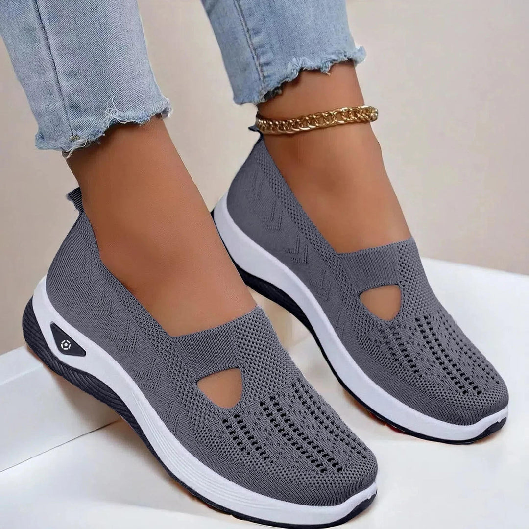 Women’s non-slip mesh slip-on trainers in dark grey with white sole
